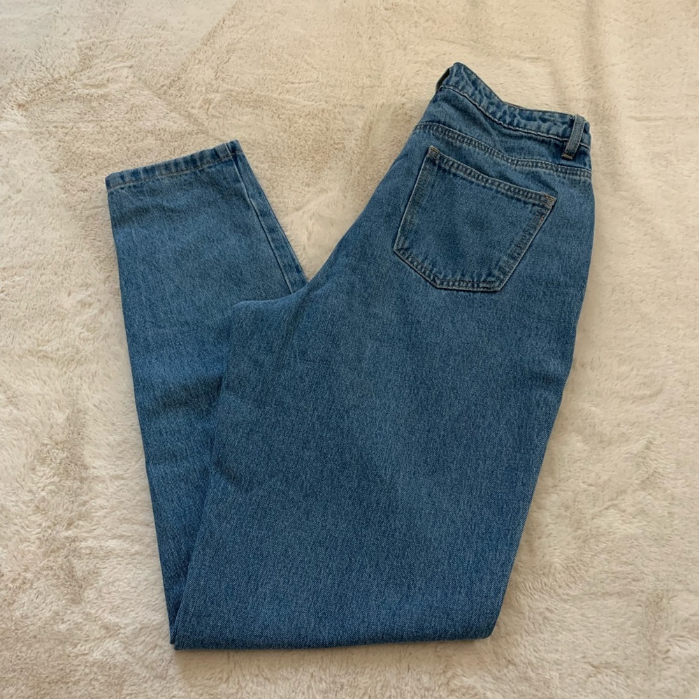 Missguided High Waisted ‘Mom’ Jeans - Size 2 Tall